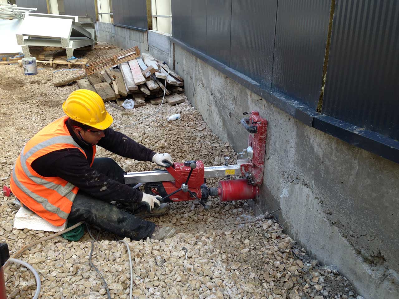 Cutting and interference in concrete | JON Albania | jonshpk.com | jonshpk